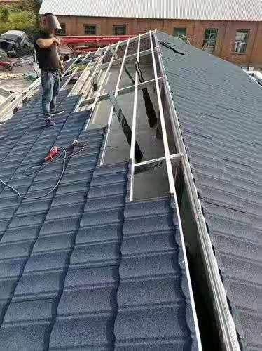 彩石金屬瓦 現(xiàn)代鋼結構屋面的革新之選，為建筑注入藍色魅力